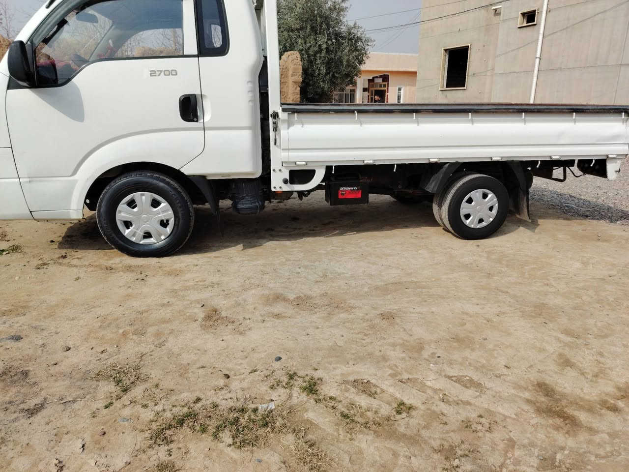 السلام عليكم كيا 2700 موديل 2014 رقم صلاح الدين تحويل شرط محرك كير اكسل شرط شاصي شرط طخم تاير جديد كهربائيات كلها شغاله ودوشمه غرفه كامله سياره مال جناي المكان الشرقاط رقم الهاتف ***********
