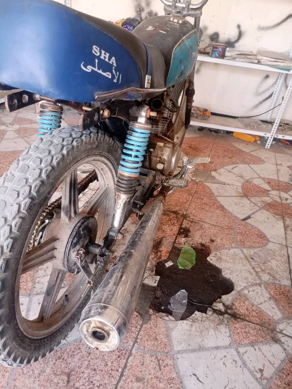 دراجه للبيع بارت بيه مكينه مال نامه دراجه عوزه شغل شويه كامله شرط الفحص بدون اوراق مكفوله عشائر مكاني ناصريه مركز السعر 300مجال حق الجيه