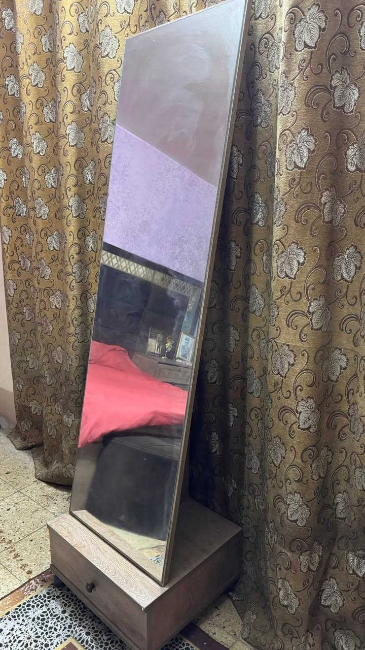 غرفة نوم تركية 8 قطع ثگيله تكمه مع صوميه ( تخت نوم )
العنوان : بغداد / حي الاعلام / شارع البدالة
السعر : 750,000
للتواصل : ***********
