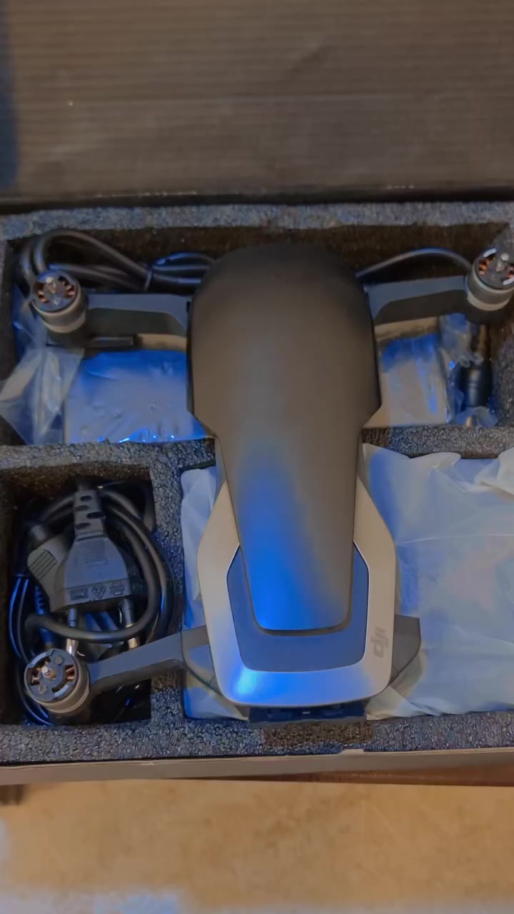 سلام عليكم درونdgi مكسور الذرع مالته مافك اير 1 ابيع فحم 
بدون ريش بطاربه جديده شاحنه جديده 
السعر على الخاص ابيع جوه السوك تريد بس مفرد هم ابيع وانه خادم


**إذا كنت صاحب هذا الإعلان وتريد حذفه لأي سبب، رجاءا أرسل رسالة إلى الدعم الفني**