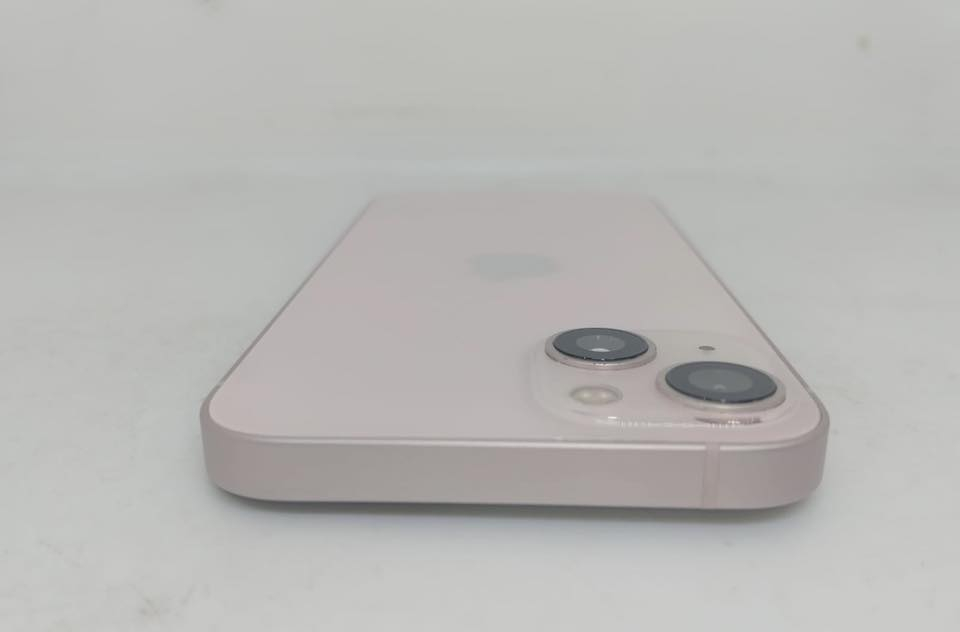 السلام عليكم ايفون ١٣ لون وردي جهاز نضيف وحلو ذاكره ١٢٨ وبطاريه ٧٧ جهاز نضيف ومرتب وكلشي مفتوح بي وكلشي مبدل بي سعره ٣٧٥ عنواني بغداد مدينة الصدر /***********
