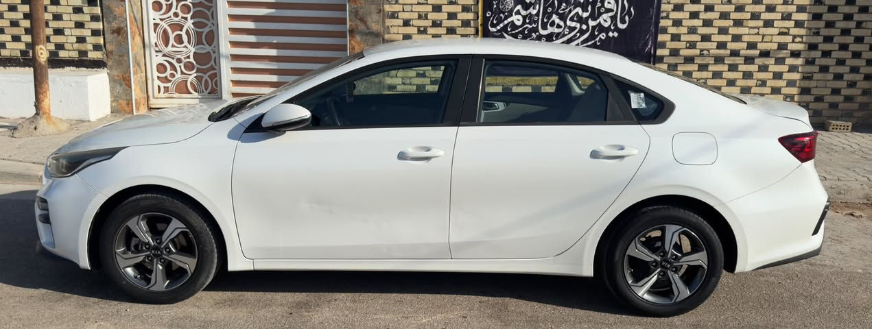 السلام عليكم
سيارة سيراتو 2019 خليجي 1600 ، كير AT المرغوب ماشية 
92 الف ، سنوية ب اسمي  ساقطة سنة 2025/9  رقم الماني مميز شرط المداور ، كير مكينة تبريد حدادية مكفولة ، دوشمة جديدة
5 ويل كب ، مري شفط، تحكم ستيرن ، قطعتين تبريد ، لد خلفي ، اشاير بالمري ، جامة السايق Auto ، الجنطة Auto hold
الضرر : بيهة قطعة صبغ بالبنيد وبارد بالجنطة ودحجة بالباب الخلفي عكس السايق ودحجة باب الصدر 
السيارة مداريهة بانزين محسن ودهن موتل استخدام شخصي فقط للدوام
رايدهة 138$ وبيهة مجال جدا بسيط
مكان السيارة النجف ، فقط بيع 
*********** اتصال فقط غير متواجد ع الفيس

