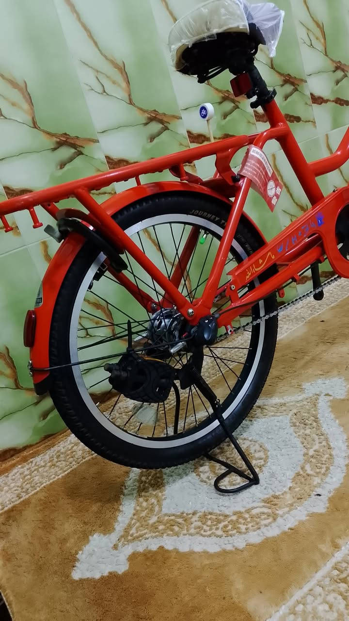 يا الله سلام عليكم بيسكل برجستون للبيع نضافه ميه بل ميه ياباني الشه الطويله 
بيسكل كارتون وعلي حساس لايت زنون سرج طبي 3 كير داخلي تايرات بل جيس بيسكل اوزان ***********او خاص وآسف عل اطاله 🌹
