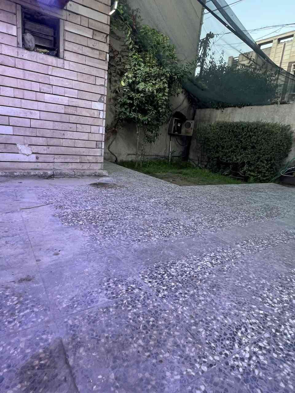 لليجار مشتمل ١٥٠ متر السيديه الظباط يحتوي كراج حديقه صاله مطبخ خدمات صحيه وغرفتين نوم عدد ٢ ايجار ٩٥٠ بي مجال 
***********
