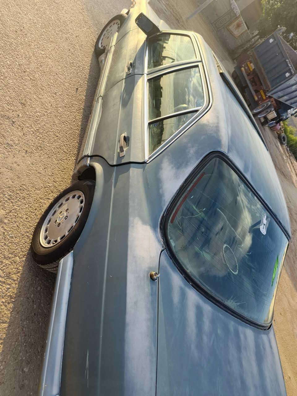 بسم الله
مارسيدس رئاسي 
السياره وضع البلاد كله شغال تبريد 
نكره سلف حداديه صدر كلها جاهزه 
السياره  عوزها شويه ترتيبات لين مهموله 
محرك السياره 6سلندر 
مكان السياره ميسان 
رقم انكليزي بابل 18 تحويل ثاني يوم شرط 
كما موضح بلصوره السياره شويه جارده 
باقي التفاصيل ***********
