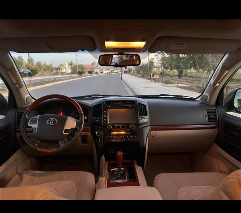 سياره لاندكرورز 2015 للبيع v8 Gxr
ماشيه 165حقيقي
مواصفات افطيم
كاميره خلفي 
حساس امامي خلفي
كشنات جلد
فتحة سلايد
كشن سايق كهرباء 
كشنات جلد
نقطه عمياء
محرك كير شرط 
شبر بارد باب الخلفي
كوبون بانزين
سياره ابسمي تريد تحويل وكاله اني حاضر

0750 768 6389
