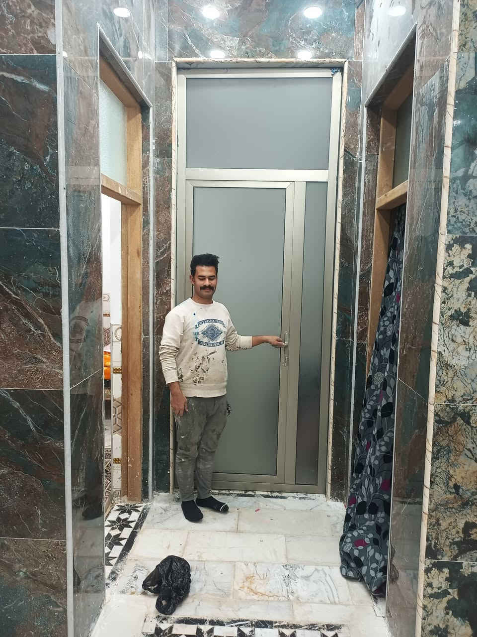 🛑هادي ابو حسن لكافة عمال الامنيوم 

◾نعمل بنظام  
◾النقد 
◾التقسيط 

⭕🧰لعمل وفتح ونصب وصيانة كافة اعمال الامنيوم من  

◾ابواب  🚪
◾شبابيك 🪟
◾محجرات 
◾قواطع مساحات  
◾ كاونترات بكافة انواعها وتصاميمها 

⭕💎 عن الجميع بل دقة والاحتراف في العمل والموعد 

⭕📍العنوان المعمل حي الحسين قرب علوة الرمل 

⭕للتواصل ‪***********‬‏📞
