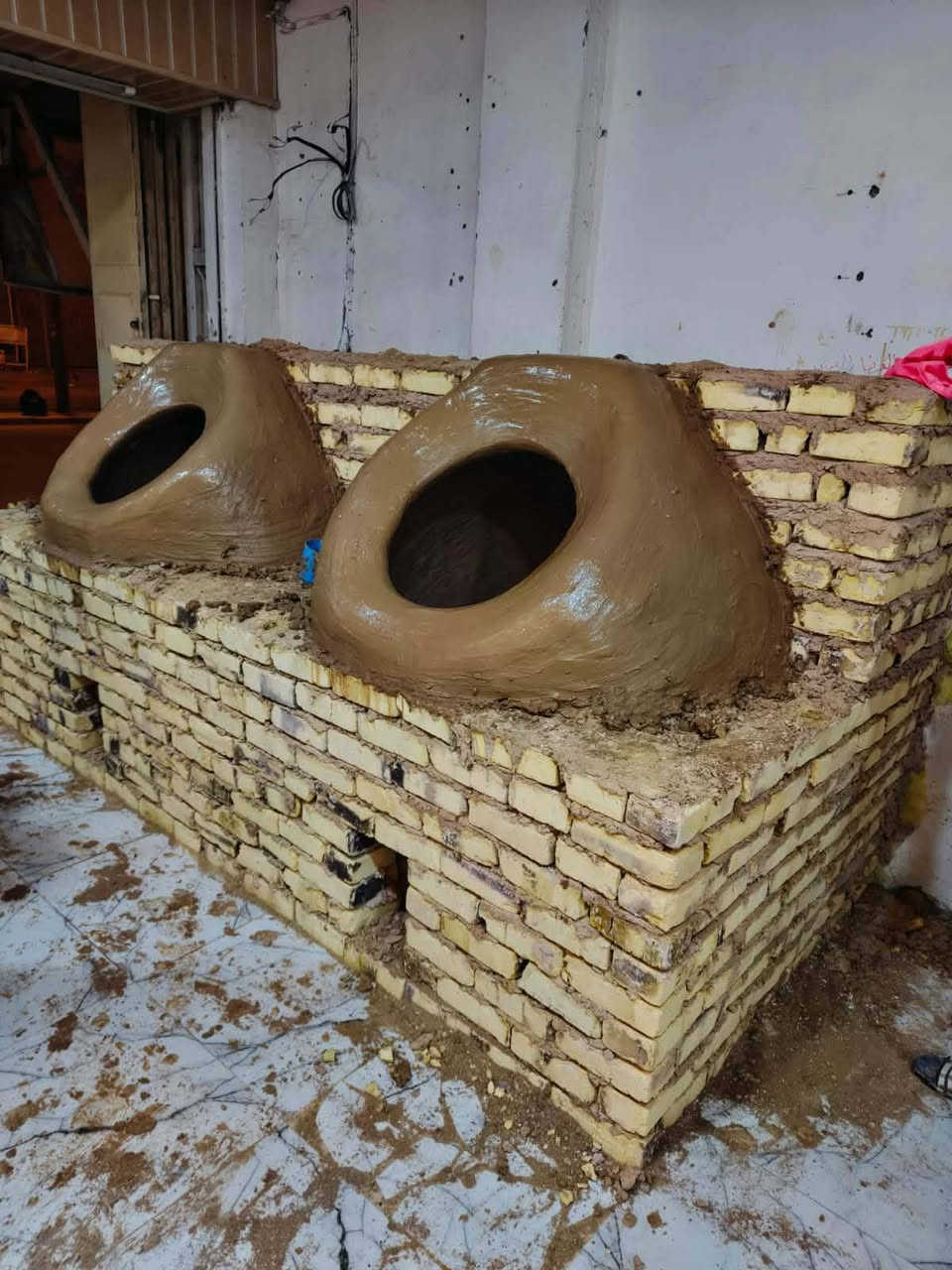 معمل حيدر الكواز
لسنا الوحيدين لاكننا متميزون في عملنا
مستعدون لبناء وفخار التنانير وتجهيز كافة المخابز والافران بالتنانيير الطين و كافه مستلزمتها(جمله _مفرد)
(عجانات ،هزازات، طابوق الناري،،ماشات،غطيات

توجد خدمة توصيل لكافة المحافظات
***********
