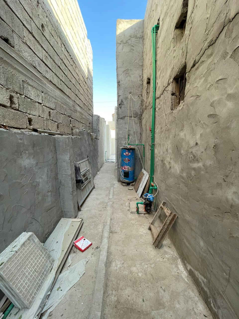 #اسعد_الله_أوقاتكم_بكل_خير ***********
دار  سكن للبيع ⛪️ بسعر بلاش 
بيت حلو  مرتب

#مساحة البيت 300 متر 

#يحتوي البيت على غرفتين نوم 
و ديوان 
و صاله 
و مطبخ 
و صحيات داخلي و خارجي و كراج سياره 
البيت مرتب وجاهز

كافه الخدمات متوفره 

#جنس_العقار :: طابو صرف زراعي بأسم عراقي سند ٢٥   

#العنوان ابو الخصيب الطريزاويه 

سعر البيت 72 مليون  و بي مجال 
#للاستفسار الاتصال على الهاتف 📞📳
📳((***********
