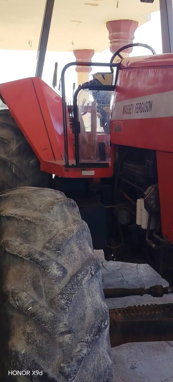 سلام عليكم للبيع فوركسن حجم 140  جديده، گير ومحرك وتايرات الشركه
عدا المضخه مفتوحه
السعر ٢٧وبيه مجال
العنوان:بابل
***********
