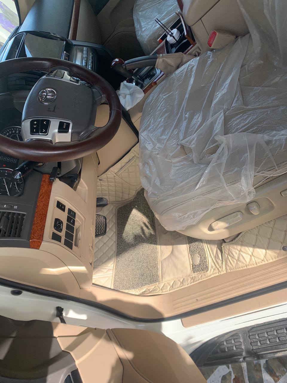 سلام عليكم لاندكروز موديل 13سنويه بسمي رقم شمالي جديد تخم تاير جديدسياره جاهزه ما بيه أي نقص دعاميه اماميه صبغ فقط مكفوله من الصبغ ماعدا الدعاميه اماميه***********
