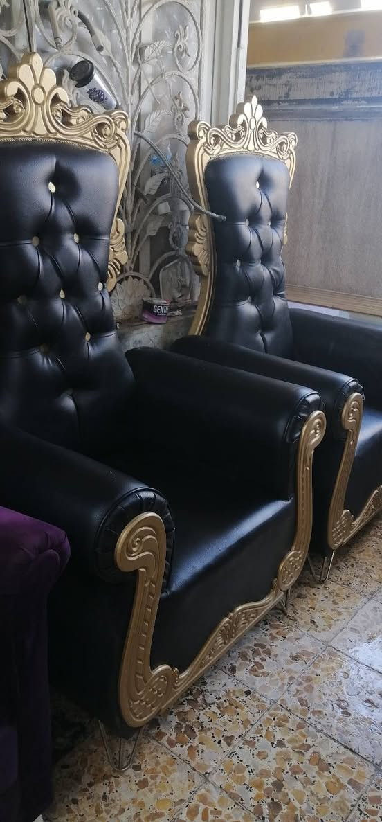 السلام عليكم كراسي بدكير ملكيه سعر الواحد اب ١٠٠ الف بغداد حي القاهره ***********
