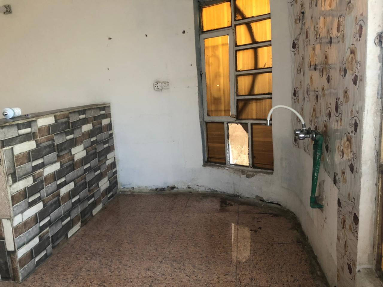 مشتمل طابق ثاني للايجار  نهاية اربع شوارع خلف مول كرارة الشارع ٦ 

معزول درج خارجي  

يحتوي على غرفة نوم وصالة كبيرة وصحيات

كل الخدمات كاملة ماء كهرباء

خط نت مجاني مشترك مع نفس البيت

واير سحب كامل 

ايجارة  ٢٥٠ نهائي 

***********
