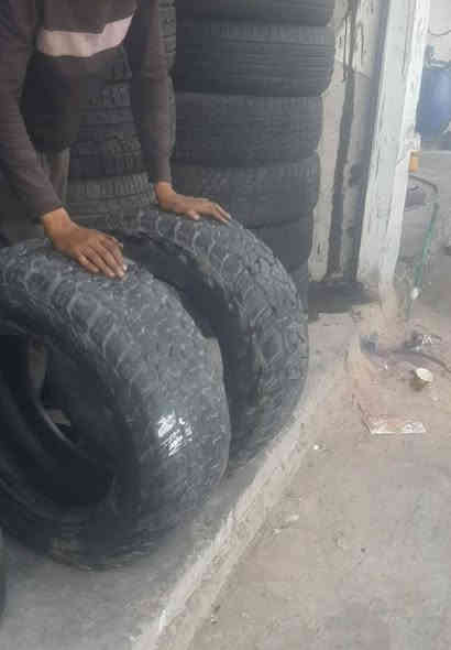 سلام عليكم خوان عدنا تايرات مسخدمه نضيفه نتاج جديد كل قياس موجود اي تاير لبالك متوفر 
سعر الزوج 40 مع الشد 
مكان صناعيه حمدان شارع العام *********** البصرة
