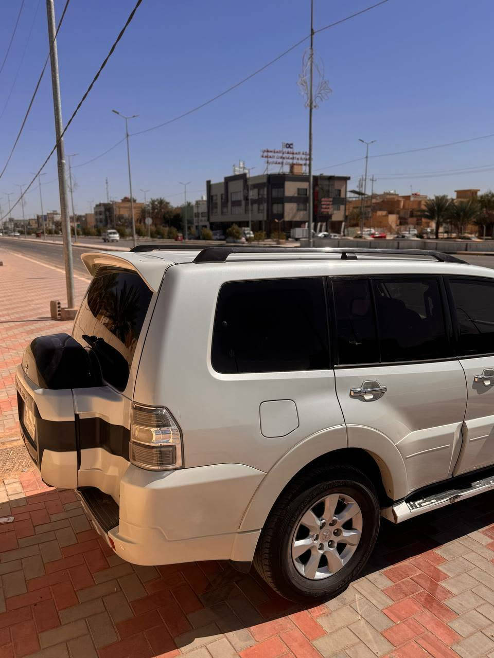 السلام عليكم
باجيرو خليجي 15
بيع + مراوس 
مكفولة فقط دحجه بالجاملغ الامامي
فول مواصفات 
فتحه 
شاشه كبيره 
كامره خلفيه 
تحكم ستيرن 
تبريد ❄️+ تدفئه
تخم تأير 
حداديه ✅ 
كشنات جلد+ كهربائي
محرك + كير مكفول 
فور ويل 
حساس خلفي 
رقم الهاتف ‏‪0771 764 2565‬‏
مكان كربلاء حي المعلمين
