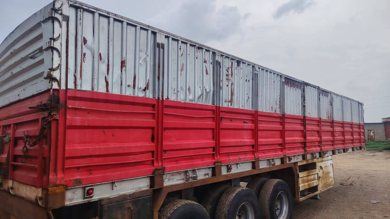 السلام عليكم ورحمة الله وبركاته للبيع عربانه شاصي محلي شرط
كفالا عامه الطول 12متر و30
والارتفاع 180 جاهزه عل شغل
توير نظاف حيل كهرب بريك كامل شرط كلا شقال صنديك مطبخ تانكي ماي ثلاجه جادر جديد شتوي عربانه جاهزه عل شغل
العنوان موصل اخوكم ابوثامر مكلف بنشر للاستفسار الاتصال
***********☎️ 
*********** ☎️
