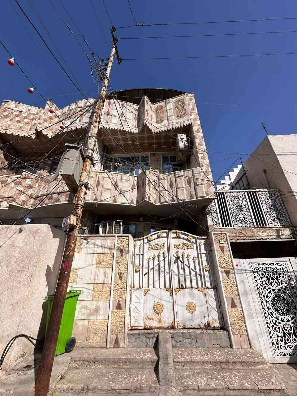 ٥٠ متر للبيع مدخلين

الواجهة ٤

يحتوي على #استقبال #مطبخ #٢غرف#خدمات

الموقع 📍حي العقاي الثانيه مقابيل البيت ساحه موقع ممتاز

للأستفسار آكثر الأتصال على الأرقآم***********

القريشي  للوساطة العقارية
