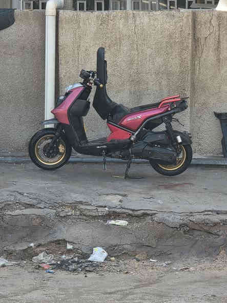 السلام عليكم سكنس جبلي للبيع لون مميز دراجه مكفوله تزويدهة: بك لايت كوسو وسبايدرات وطياريه مال بك لايت سكان رياضي كوسو استنده جاملغ امامي كاربون دواسات وحاضن كرزي قبق فلاوين وقطرت دهن ويدات بريك ويدات بانزين وقاعده رقم شاصي المكينه مكفوله من كل برغي مكاني بابل مركز مدينه رقمي *********** السعر ١٣٥٠ وبيهة مجال
