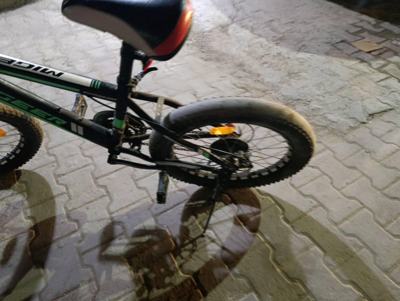 بايسكل رياضي للبيع النضافة90بل100 السعر110 قفل 
