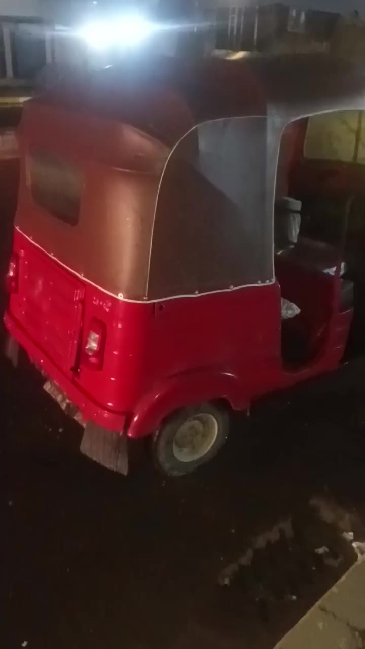 سلام عليكم تكتك كراون ومحوله كله باجاج 2019وبيه مكينه 2022 اوراق نضيفه كلش حلوه المدينه السعر تلاثه وربع وبيه مجال ***********
