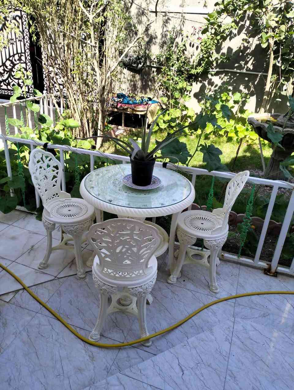 اسعد الله اوقتكم بكل خير احبتي
***********
دار سكن للبيع مساحه كليه 750 متر 

مساحه البناء 200 متر 

بناء بلوك درجة أول بيت حته ارضيه قلع وصب 

يتكون البيت  من غرف 3 نوم ديوان مطبخ هول صحيات دخلي وخارجي كراج سياره يسع 3 سيارات

حديقه خلف البيت وحديقه جدام البيت  
طابو ملك صرف زراعي عراقي وكاله ونسخه من طابو ملاك موجود حي يرزق 
مكان ابي الخصيب باب طويل القنطره
منطقه روعه ناس طيبين بشكل 
سعر 165 مليون بي مجال شراي
