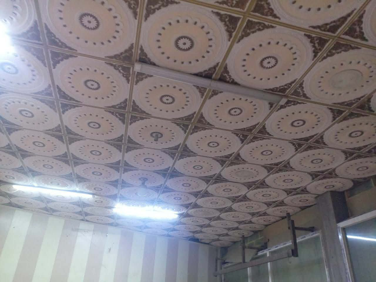 السلام عليكم من رخصة الاخ الادمن
محل ركن تجاري موقع مميز المساحة 7 م في 4.5م تغليف جدران  وسقوف ثانوية .
يصلح (مكتب البيع المباشر لشركات الاتصال والانترنت/ صالون حلاقة نسائي /صيدلية/مواد انشائية/ازياء ملابس/مطعم اكلات سريعة/مكتب عقارات/تصوير واستنساخ قرطاسية /)(نعتذر عن مهنة النجارة والحدادة والبنچرچي وتبديل الدهن وتصليح الدراجات النارية)
العنوان/التنومة /شارع گردلان /قرب خطوة الامام علي بن الحسين عليه السلام /مجاور محطة غسل سيارات المصطفى/مقابل علوة العامري لبيع الحديد
الايجار الشهري 500 الف


**إذا كنت صاحب هذا الإعلان وتريد حذفه لأي سبب، رجاءا أرسل رسالة إلى الدعم الفني**