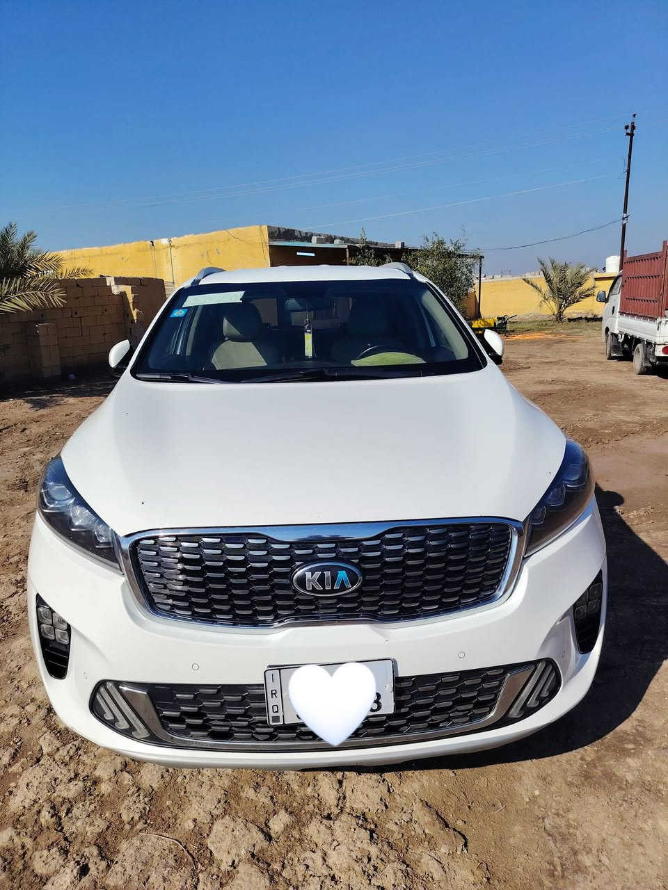 سورنتو موديل 2020 فول مواصفات سته سلندر 
مكفولة عامة من الضربة والصبغ والتبديل كفالة عامة  
باسمي رقم دولي، بغداد.،،، لغاية   2030
السعر 265  ورقة 
للاتصال  ***********
