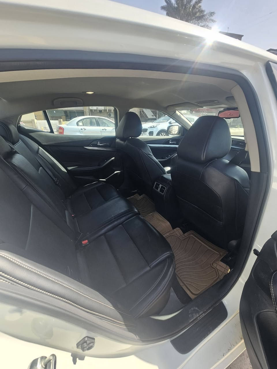 نيسان مكسيما ٢٠٢٣ وارد امريكي
فول موصفات عدا الفتحه 
السونار موجود بالصور 
السعر ١٩٥ ورقة 
***********
