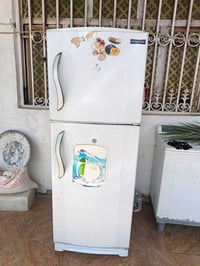 ثلاجة • مستخدمة • بحالة جيدة