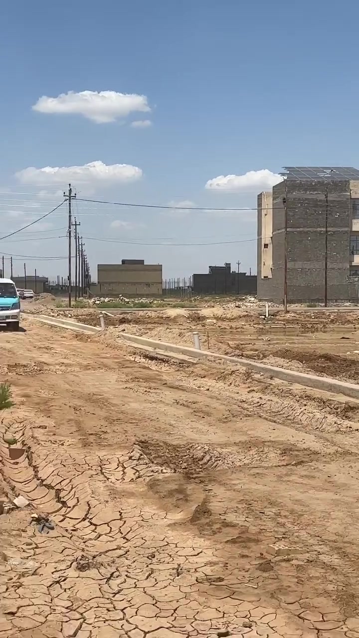 السلام عليكم 
قطعة ارض للبيع منطقة بوب الشام الجديدة (الكاورية ) بصف الهزة مال مرور المساحة ١٠٠متر زراعي سند ٢٥ موقعهة كلش حلو عشارع ٣قطعة عشارع مجاري تبليط كهرباء وهل ايام التبليط السعر 11 رقمي ***********
