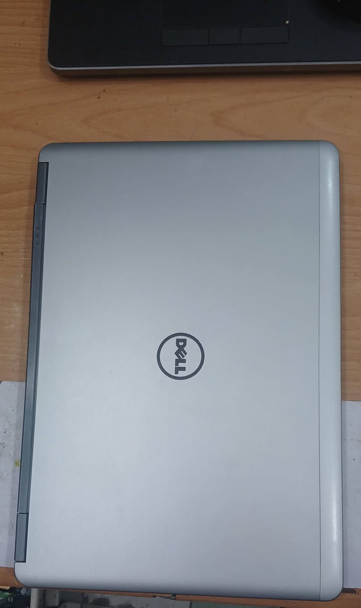 حاسبه للبيع
كوراي 7الجيل الرابع 
رام 8
الهارد M.2 500GB 
والثاني M.2 128GB
النوع DELL
بطارية ليثيوم تدوم ساعة ونص الى 2
لاتصال. ولاستفسار اكثر ***********
سعر 225
