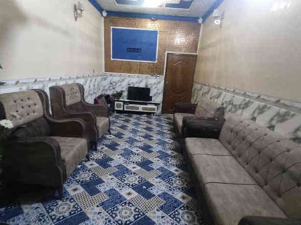 سلام عليكم طخم للبيع نضافه 100/100 ما بي اي ضرر مثل ب صوره سعر 175 وبي مجال قليل عنوان ابو رمانه شراي يتصل على الرقم *********** عمارة
