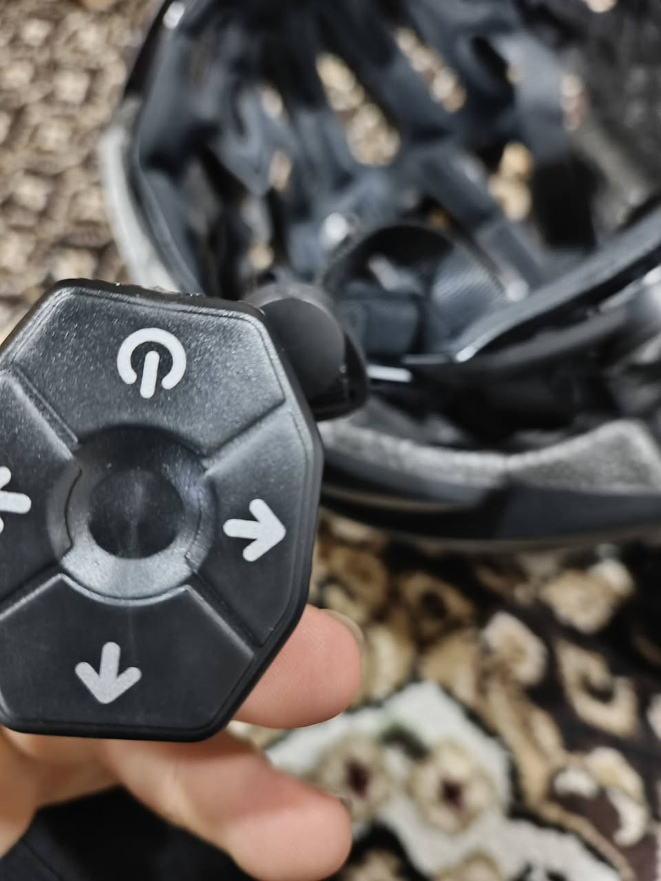 خوذه
اضويه 

اشاير يمين ويسار

تحكم ريمود 

سعر15فقط


**إذا كنت صاحب هذا الإعلان وتريد حذفه لأي سبب، رجاءا أرسل رسالة إلى الدعم الفني**