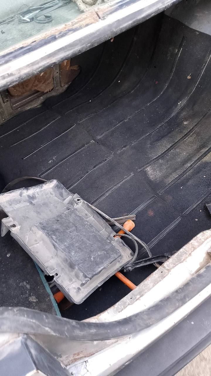 سلام عليكم كولف للبيع موديل 1988رقمهة نجف مشروع وطني تحويل ثاني يوم بسمي كير ومكينه خير من الله السياره جاهزه كهربائيات تخم تاير بيهة ب27وبيهة مجال حك الجيه مكاني بغداد جديده ***********
