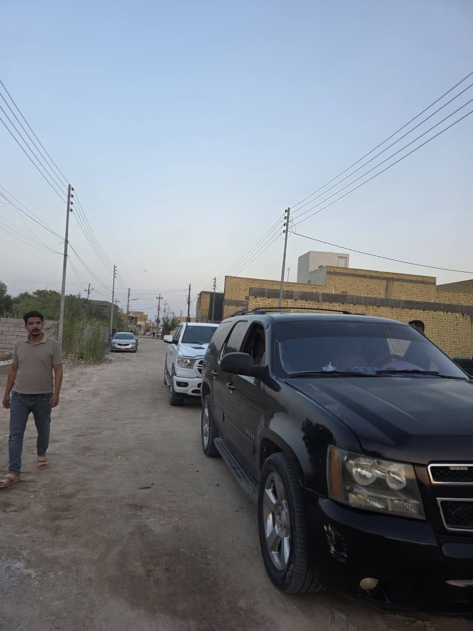 بيت زراعي مساحته 200 يحتوي على غرفتين واستقبال بناء حديث كافه الخدمات
قرب الحولي مال الاسكان الصناعي
***********
