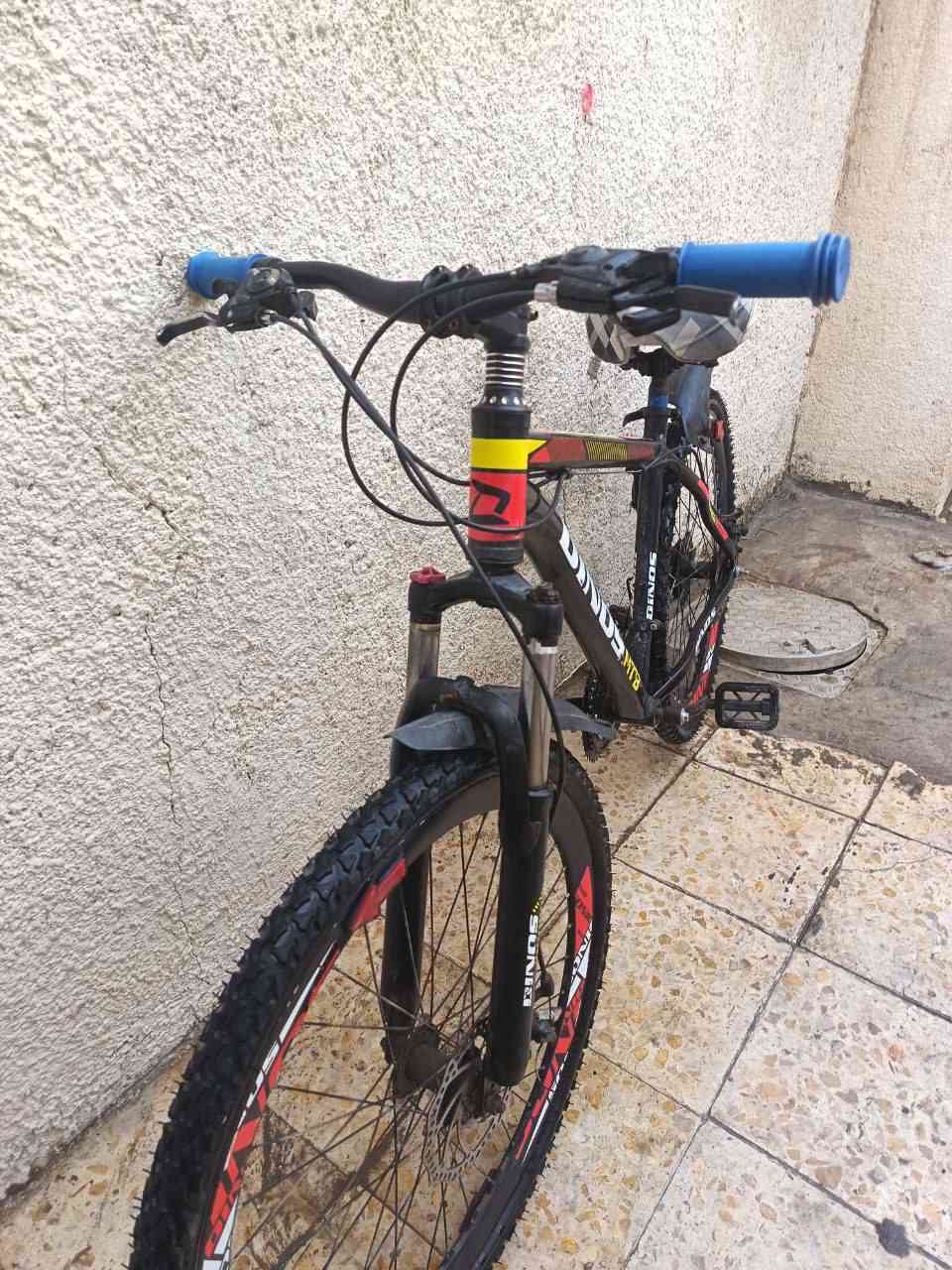 باسكل للبيع حجم 27 ماركه DINOS
باسكل نضيف جدا جدا 
بريكاات خلفي وامامي شغالات 
وكير شغال 6 نمر 
دبلات شغالات 
سعره 60 وبي مجال 
والتواصل على ماسنجر 
مع سلامه♥


**إذا كنت صاحب هذا الإعلان وتريد حذفه لأي سبب، رجاءا أرسل رسالة إلى الدعم الفني**