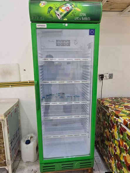 مجمده + براد + سبلت+ ميز + ميزان  البيع غراض جديده ***********
