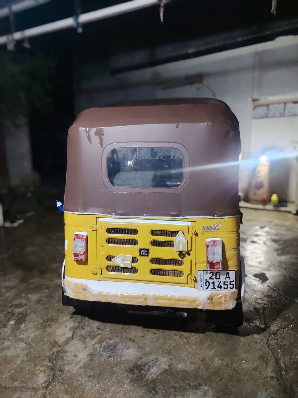 السلام عليكم تكتك 2020 للبيع
تكتك مال جناي رقم وسنويه باسمي
مكفوله عامه مابيهة اي نقص 
العنوان / ديالى - بعقوبه -معسكر سعد 
للاستفسار اكثر / ***********
غير متواجد فيس بوك !!
