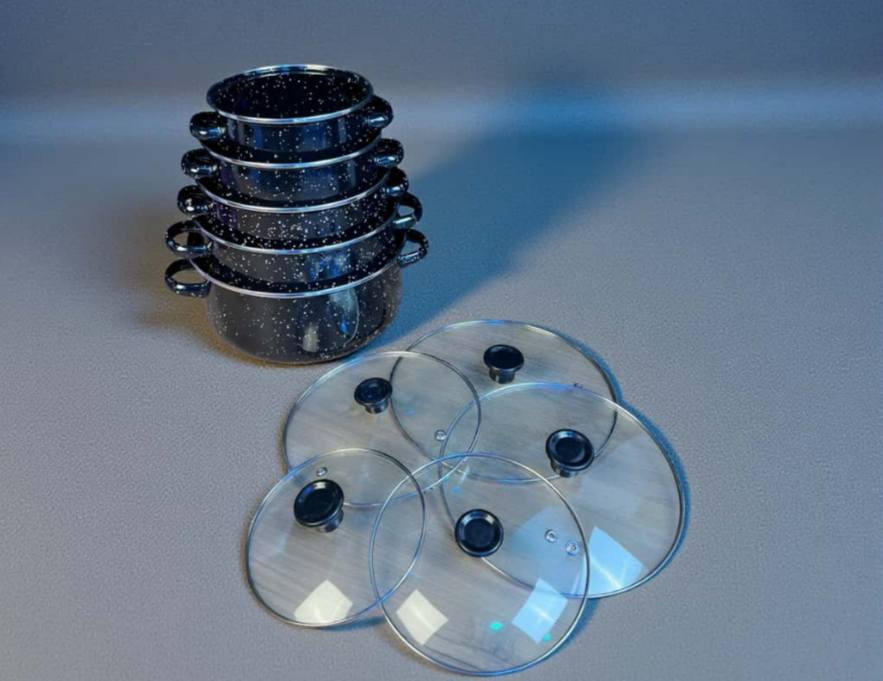 طقم جدورة مينا فاخر 5 قطع بغطاء زجاجي – تصميم مرقّط مقاوم للحرارة

الاستخدامات

طهي الأرز، الشوربات، اليخنات، والمعكرونة.

تحضير وجبات يومية للعائلة بأحجام مختلفة حسب الحاجة.

مناسب للطبخ البطيء والطهي المتوازن.

مثالي للاستخدام المنزلي اليومي أو تجهيز السفرة.

المميزات

مصنوع من معدن مطلي بالمينا عالي الجودة مقاوم للحرارة.

توزيع متساوٍ للحرارة يساعد على نضج الطعام بشكل أفضل.

تصميم مرقّط أنيق يضيف لمسة فخامة للمطبخ.

أغطية زجاجية شفافة لمتابعة الطهي دون فتح الغطاء.

مقابض جانبية قوية وآمنة للحمل.

سهل التنظيف ولا يحتفظ بالروائح.

مناسب لمعظم أنواع المواقد (غاز – كهرباء).

المقاسات الفنية:

الكبيرة: قطر 24 سم × ارتفاع 11 سم

الأصغر من الكبيرة: قطر 22.5 سم × ارتفاع 10 سم

الوسط: قطر 20 سم × ارتفاع 9 سم

الأصغر من الوسط: قطر 16 سم × ارتفاع 8 سم

الصغيرة: قطر 18 سم × ارتفاع 8 سم

محتويات الصندوق

5 قدور بأحجام مختلفة.

5 أغطية زجاجية مطابقة.

تغليف كرتوني منظم للحماية.

قياس الكارتون:

24 × 24 × 28 سم

الملاحظات

يُفضل استخدام أدوات خشبية أو سيليكون للحفاظ على طبقة المينا.

لا يُعرّض للصدمة الحرارية المباشرة.

يُغسل يدويًا لإطالة عمر المنتج.
(((💸 السعر: 30,000 د.ع + 🚚 التوصيل: 3000 د.ع لمحافظة بغداد  وغير محافظات 5000 د.ع💯))) والدفع عند الاستلام .يعني حقك مضمون
للطلب التواصل على رقم الواتساب ***********
او مراسلتي للاستفسار
