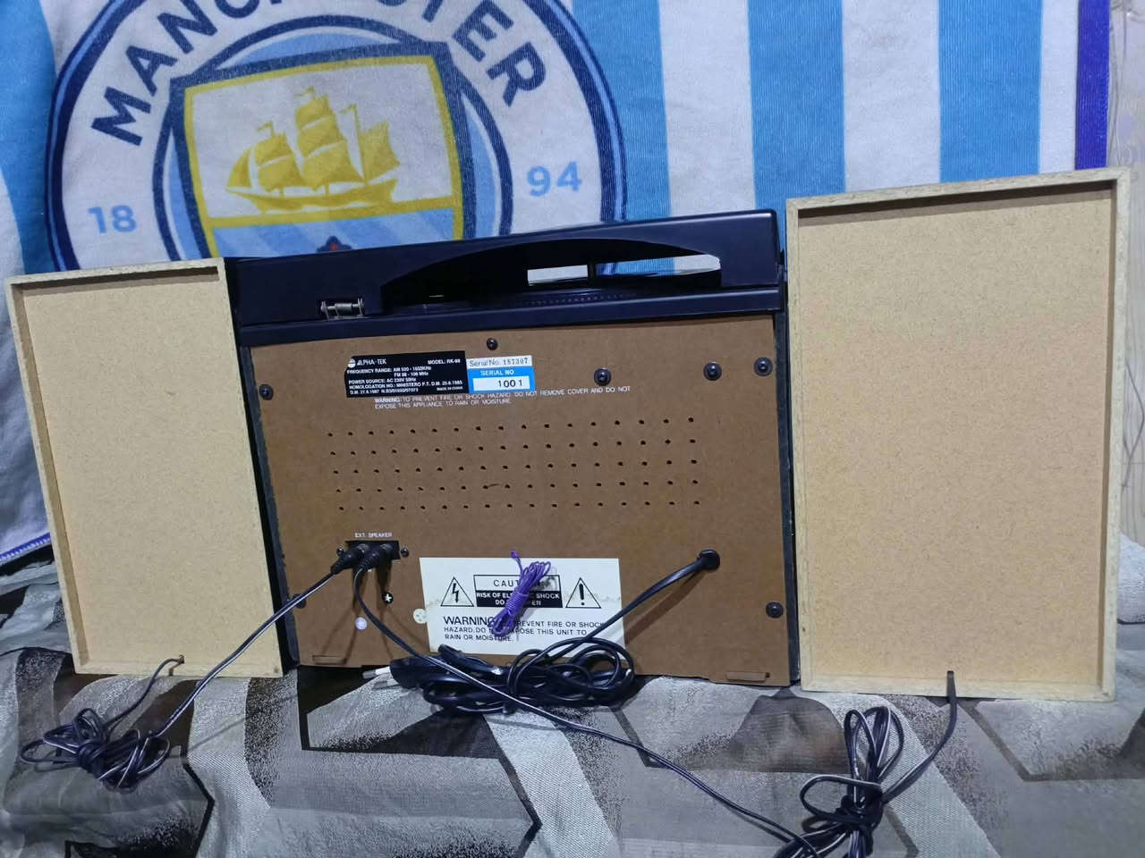 بيع 
جهاز مشترك_مسجل+راديو+اسطوانه
مسجل دبل كاسيت*راديو موجتين FM.am. صيني المنشأ مصدر لدول أوربا..دخول عن طريق الباله للعراق الجهاز استخدام قليل جدا مع الكارتون الاصلي* شغال بكل محتوياته* سماعات منفصله* لوك شركه ما مفتوح نهائيا
للأستفسار * ************ السعر ٧٥ الف شامل التوصيل
