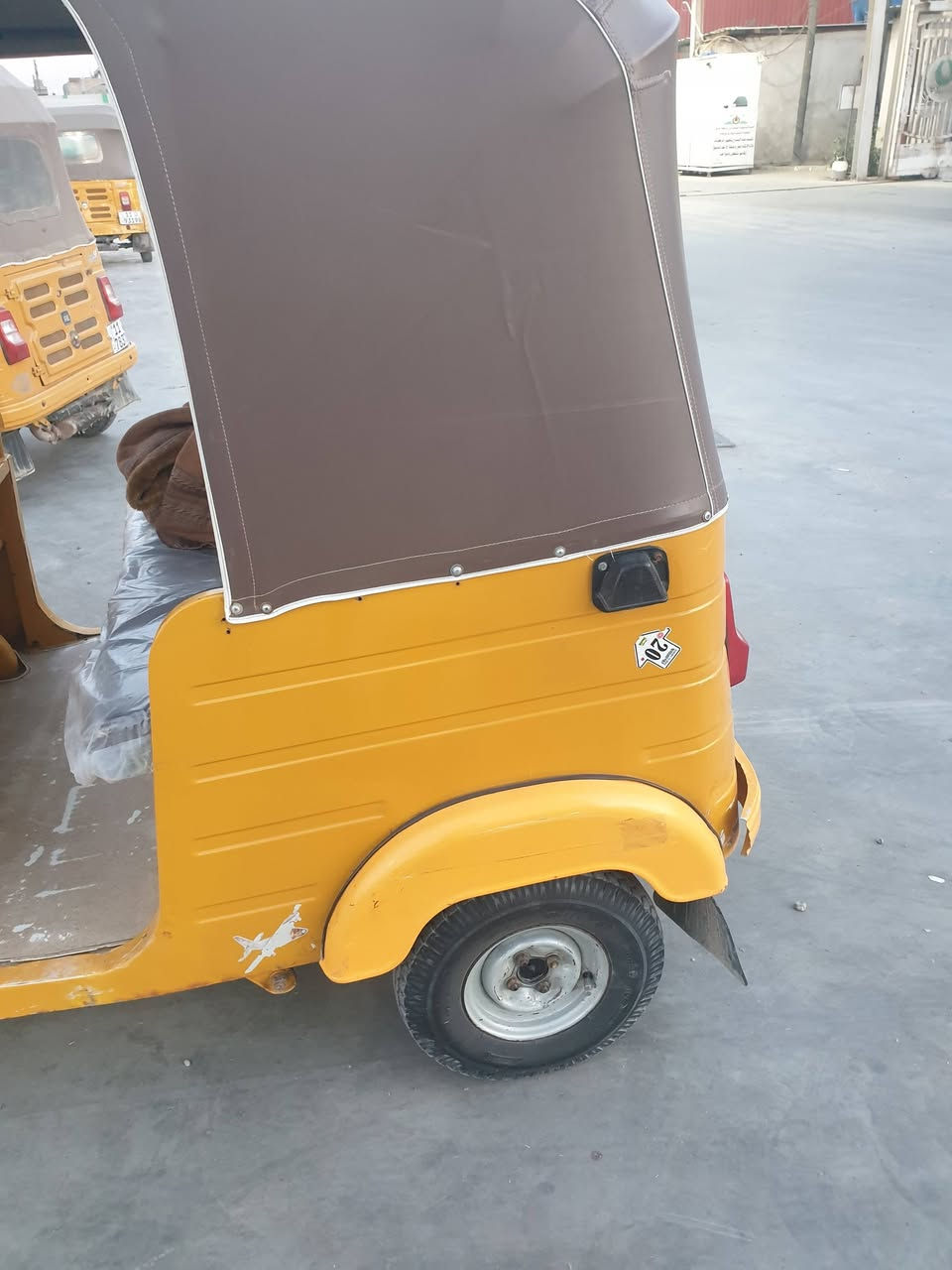 سلام عليكم تكتك للبيع موديل 19 شهر 12 تكتك نظيفه خير من الله مكان بغداد البلديات سعره 6 وبيها مجال رقم الهاتف ***********
