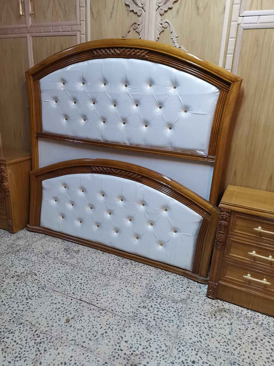 صاج داخل وخارج جديده غير مستعمل النقش زان مصري شغل ثقيل وتزكام  للحجز والاستفسار علئ الرقم او واتساب *********** بغداد السيديه حي الاعلام شارع قطر الندئ
