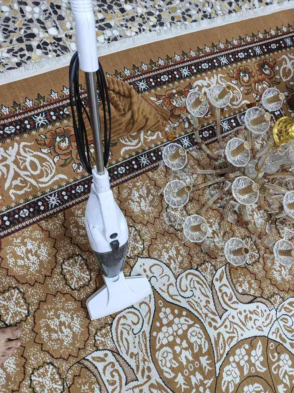 غراظ للبيع ثريا ٣٥ حجم كبير تك بلازما باله حجم ٦٠ عطل بيهه لدات سعر ٨٠الف مايكروفت كامل هو وماعونه يشتغل بس مايحمه السعر ٣٥ مكناسه كهربائية عموديه السعر ٢٠ صندوك مال دراجه السعر ١٥ اتصال على رقم ***********
