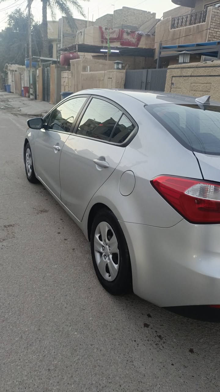 السلام عليكم فورتي 2016 للبيع بغداد باسمي ماشيه 146 السعر 100 ورقه*********** مكاني بغداد الشعب باقي التفاصيل السونار موجود وبيهه مجال حك الجيه
