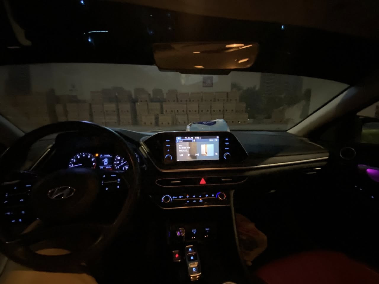 سوناتا 2022 امريكي 
لون صدفي 
مواصفات 
1:تحديد مسار 
2:كار بلي لاسلكي
3:مثبت سرعة 
4:اوتو هولد 
5:حساس امامي بريك تلقائي
تبريد وكير ومكينة كفالة ،الرقم سليمانية 
بيها اربع قطع البنيد بارد والجاملغ وباب خلف السائق وجاملغ خلفي الغود سليمات والشاصي السيارة كلش حلوة ويحتاجلها ترتيب بسيط 
السعر 135 وبيها مجال بسيط 
واتساب ***********
مكاني الغزالية
