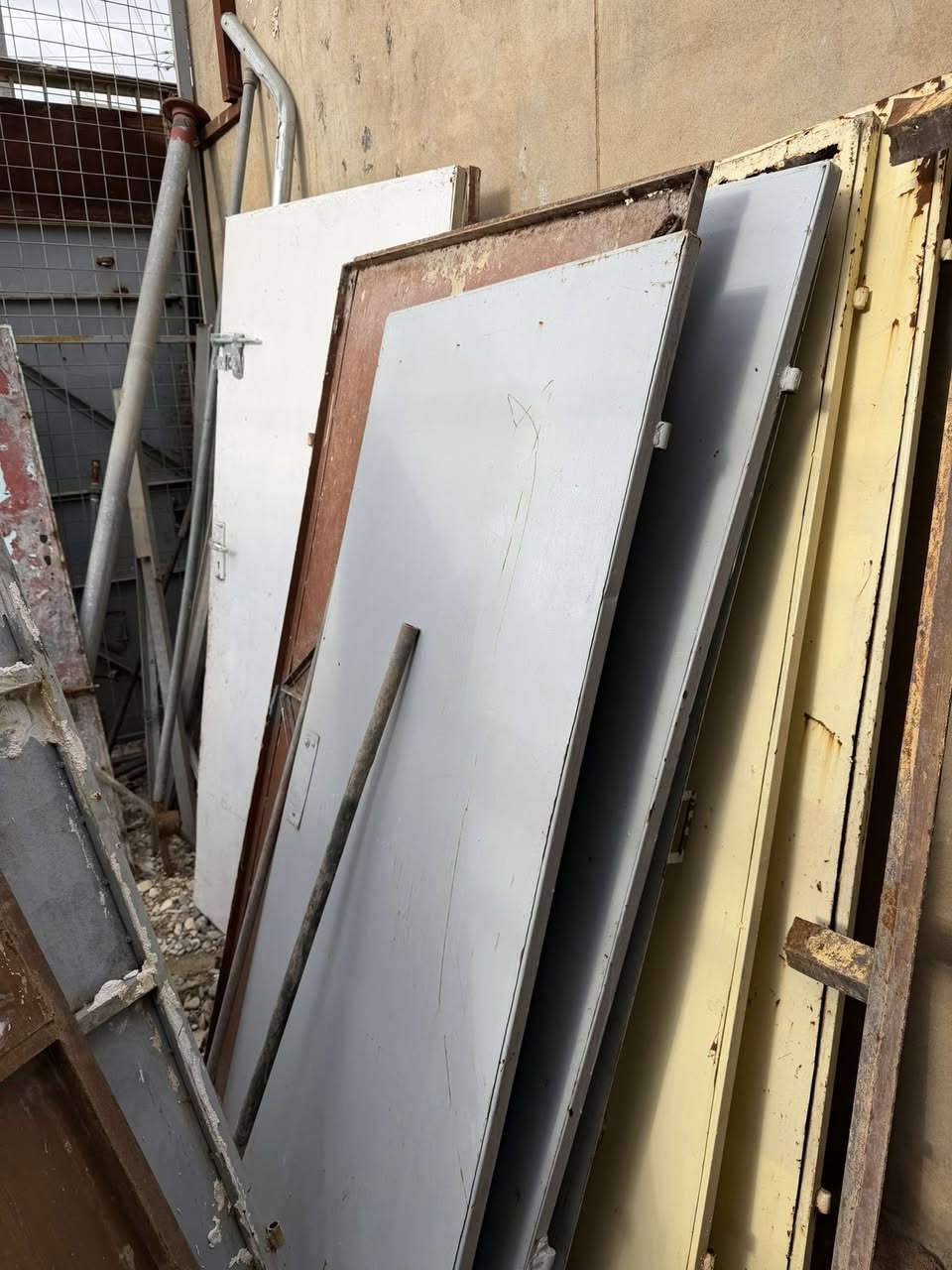 سندويج للبيع طول ١١ متر أو نكصها على ٦ نص نوعيا صباح درجه أولى مستعمل شي قليل
أبواب وشابيك مستعمله 

‭٠٧٥٠ ٩٠٨ ٦٤٢٨‬

‭٠٧٥١ ٥٤٣ ٧٢٥٣‬
العنوان طريق مستشفى العام تقاطع شارع القادسيه
