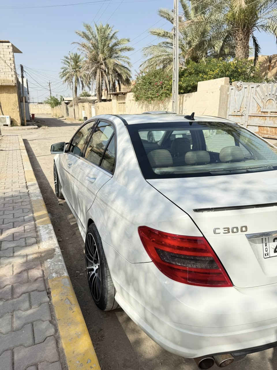 C300 موديل 2010 فول جديده بيع او مراوس تفاصيل اكثر واتساب او اتصال.  ***********
