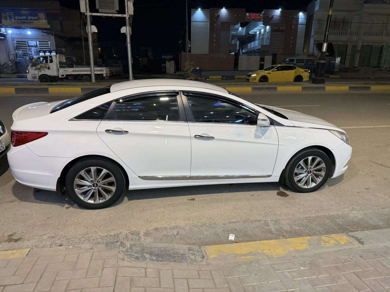 السلام عليكم
سوناتا 14 خليجي للبيع 
بغداد2400 دوش 
ماشيه 205
كفاله 
السياره باسمي 
رقمي ***********
