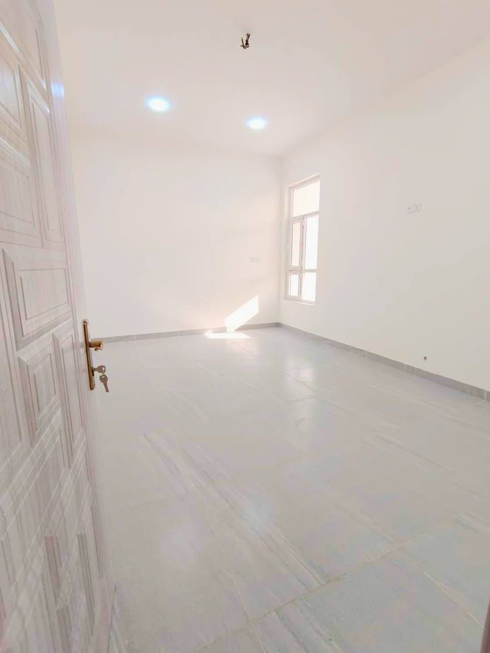 #دار #للبيع #دار #للبيع 
 #ملاخظه #الدار #بعده #معروض #للبيع
الموقع 👇
#حي #دوانم #المعمل

 ( #تاريخ #النشر 25 /2025  )

#شارع جامع عباد الله / شارع تبليط 12 متر

#المساحة 200 متر ☎️هاتف الرد المباشر *********** ☎️

#عدد الغرف 4 مع كافة الملحقات صاله سحب مطبخ استقبال
 #سحب  صحيات داخل خارج وانتو بكرامه 
#مع كافه التفاصيل الهامة الأخرى 
#تم البناء بجوه عاليه جدا 

#للراغبين بالشراء يرجي الاتصال ☎️*********** ☎️

_________________
#نستقبل كافه العروض #العقاريه 

مكتب الوسيط للعقارات في سامراء 
#عنوان المكتب سامراء حي دوانم المعمل شارع المكاتب قرب #مرطبات الفقمه 

#يرجى متابعة الصفحة ليصلكم كل ماهوه جديد بعالم العقارات
