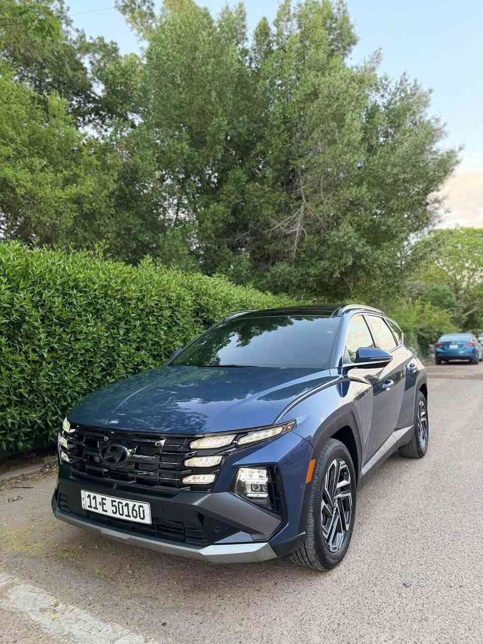 2025 Tucson limited 
توسان لمتد اعلى مواصفات 
رقم بغداد دخول جديد
ضرر بسيط قطعتين صبغ بنيد وقبق جنطة صندوك ضرر سطحي بدون لا شواصي ولا لغد باقي السيارة كفالة 
ايرباك ستيرن فقط 
السيارة جديدة ودخول جديد واخت الزيرو بعدها 
ماشية 2000 فقط 
1- محرك 2500
2- بانوراما 
3-اربع كامرات امامي وخلفية وجانبية بالمرايات 
4- حساسات امامية وخلفية ١٢ حساس
5- رادار امامي وجانبي وخلفي نقط عمياء 
6-تتقدم وترجع بالبصمة 
7- كشنات جلد ابيض وكهرباء الاماميات 
8- تبريد وتدفئة كشنات امامية وستيرن تدفئة وكشنات خلفية تدفئة 
9- كير تعليك و شفتات ستيرن 
10-خزن كشنات
11-لايتات عدسات تختلف عن العادي
12- صندوق كهرباء ومن تقترب منة يفتح  
13- داتا شو تعرض على الجامة الامامية 
14- سستم صوت Bose 
15-اوتو هولد
16- مساعدة النزول من المنحدرات 
17-شاحن تلبفون واير ليس 
18-حساس قراءة العين 
19-الوان داخلية تتغير ١٠ الوان بيها 
20- انارة داخلية led 
21-شحن تايب سي 
22- ويل كب حجم ١٩ 
23- شاشة كبيرة ابل كار بلي واندرويد اوتو 
السيارة جديدة ومابيها اي نقص 
مكان السيارة بغداد
السعر 237$ وبيها مجال 
***********

